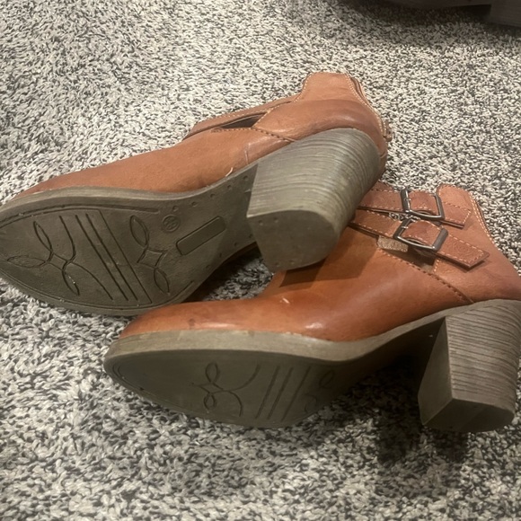 Maurice’s Ankle Boots - Picture 3 of 4